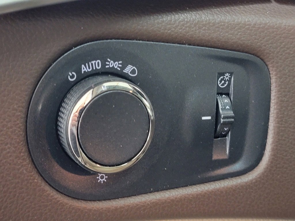 Used 2015 Cadillac SRX Luxury FWD image 28