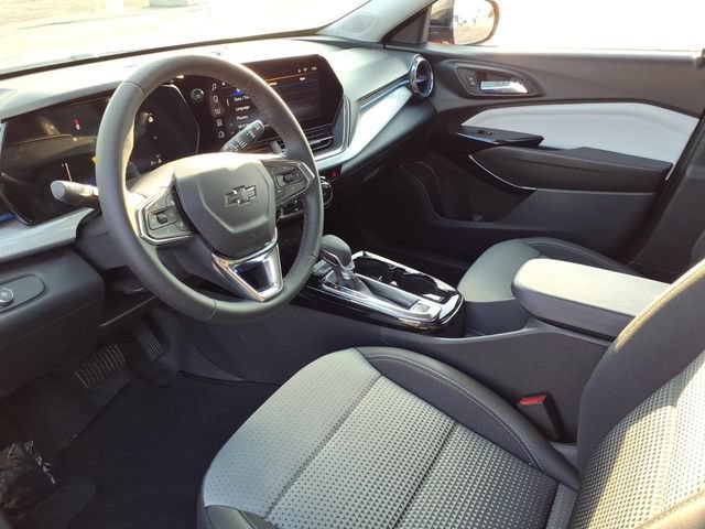 New 2026 Chevrolet Trax LT w/ Midnight Edition FWD image 8