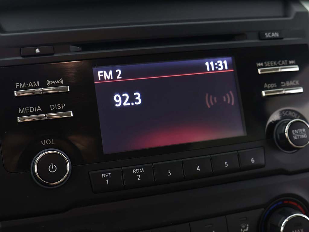 Used 2017 Nissan Titan SV image 40