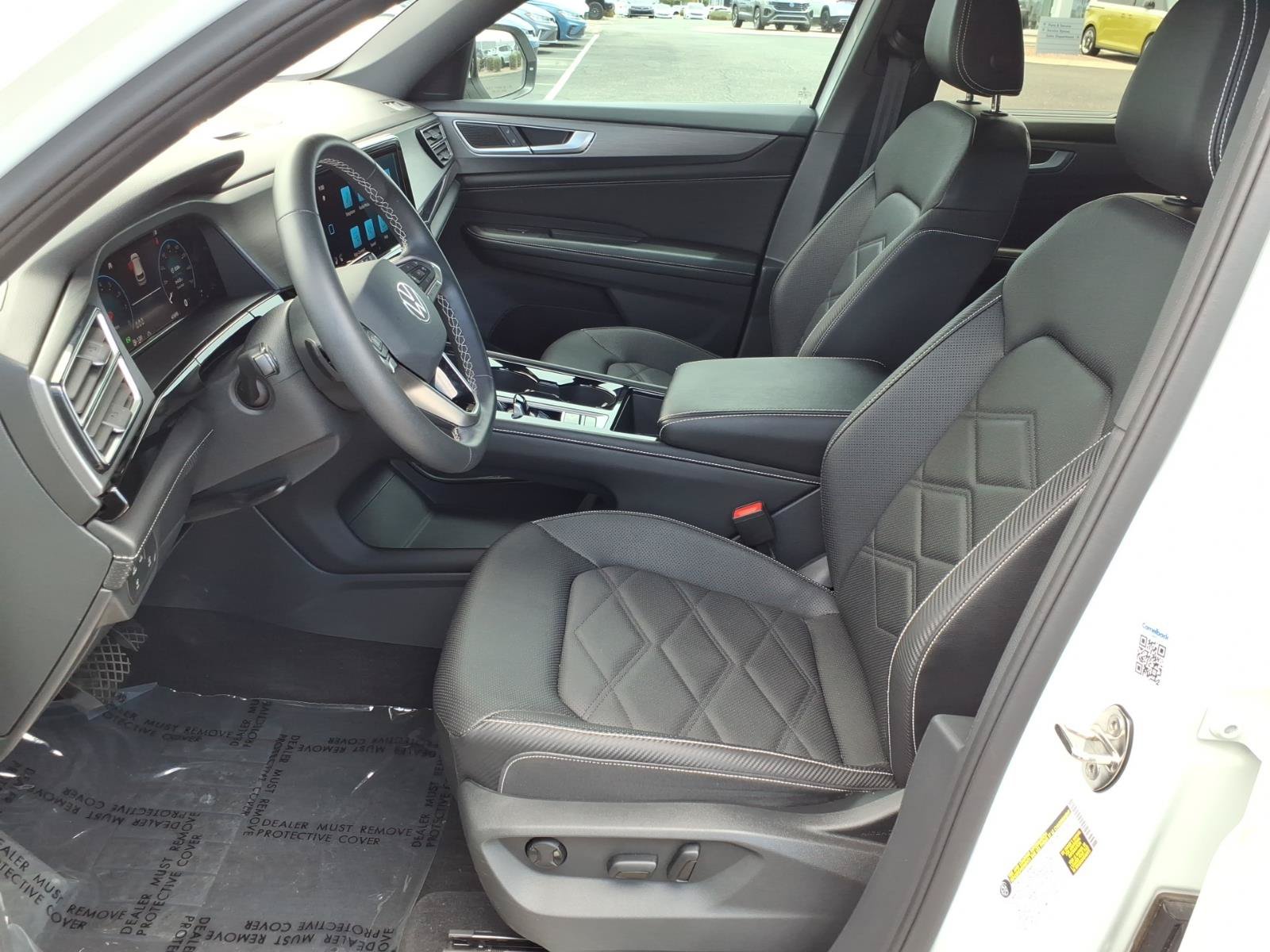 Certified 2024 Volkswagen Atlas Cross Sport SE w/ Panoramic Sunroof Package FWD image 18