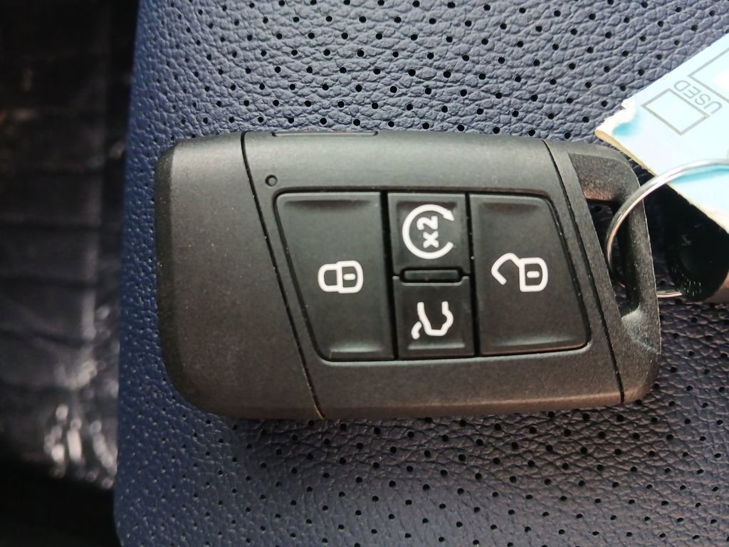 New 2026 Volkswagen Taos SEL image 29