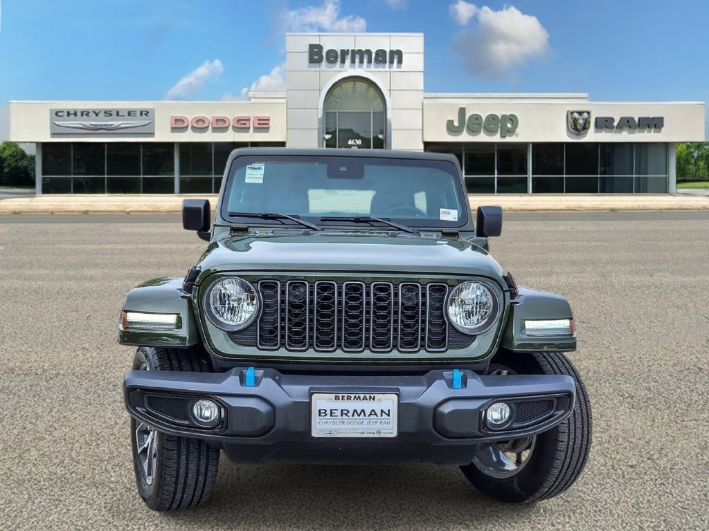 Used 2024 Jeep Wrangler Unlimited w/ Convenience Group AWD/4WD image 5