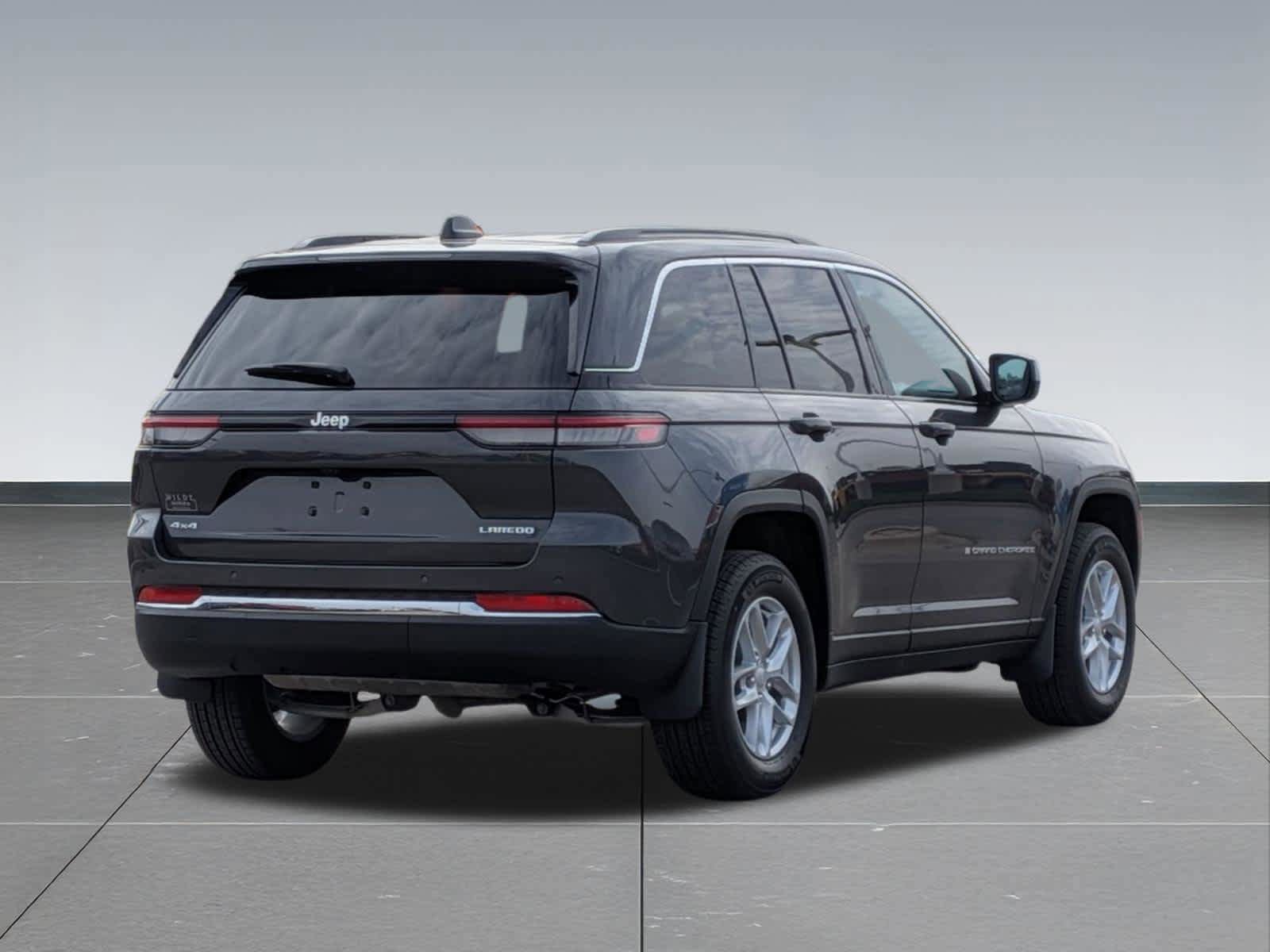 Used 2025 Jeep Grand Cherokee Laredo X w/ Luxury Tech Group I AWD/4WD image 8