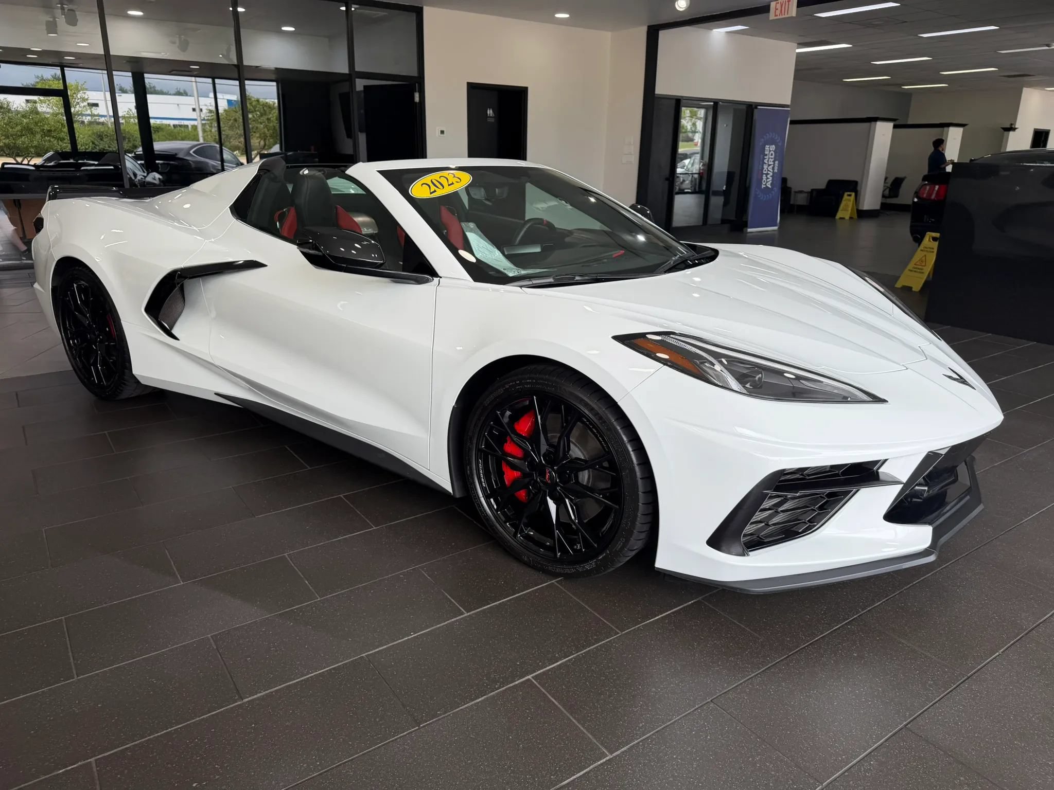 Used 2023 Chevrolet Corvette Stingray Premium Conv w/ Z51 Performance Package RWD image 15