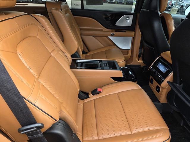 Used 2023 Lincoln Aviator Black Label w/ Dynamic Handling Package AWD/4WD image 32