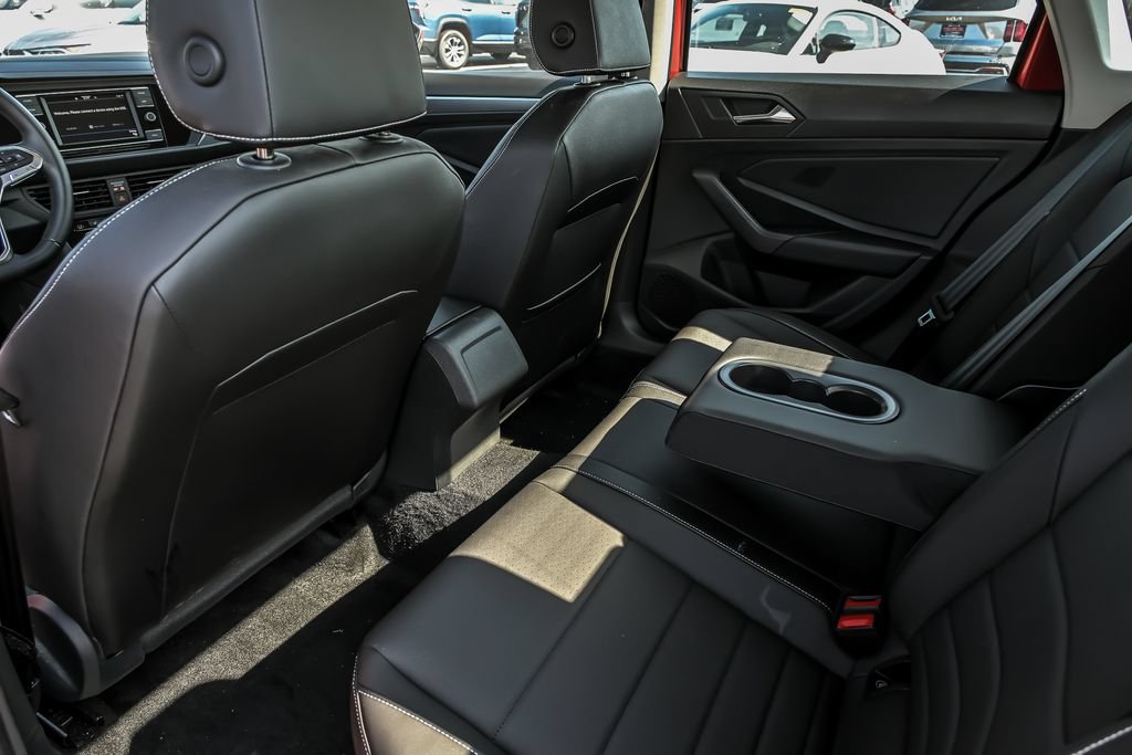 Used 2023 Volkswagen Jetta SE FWD image 16