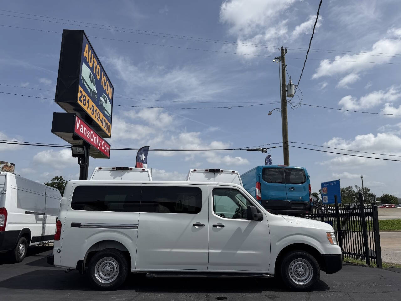Used 2018 Nissan NV 3500 S RWD image 3