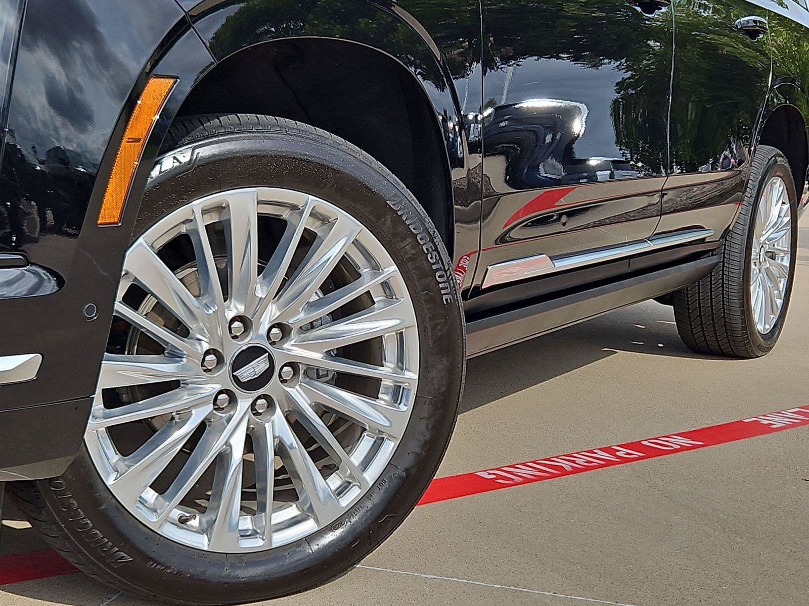 Certified 2026 Cadillac Escalade Luxury AWD/4WD image 8