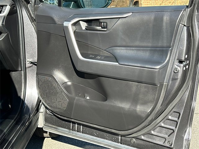 Certified 2022 Toyota RAV4 LE w/ Carpet Mat Package (TMS) image 11