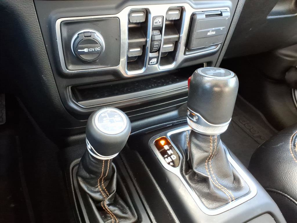 Used 2023 Jeep Wrangler Unlimited Sahara AWD/4WD image 22