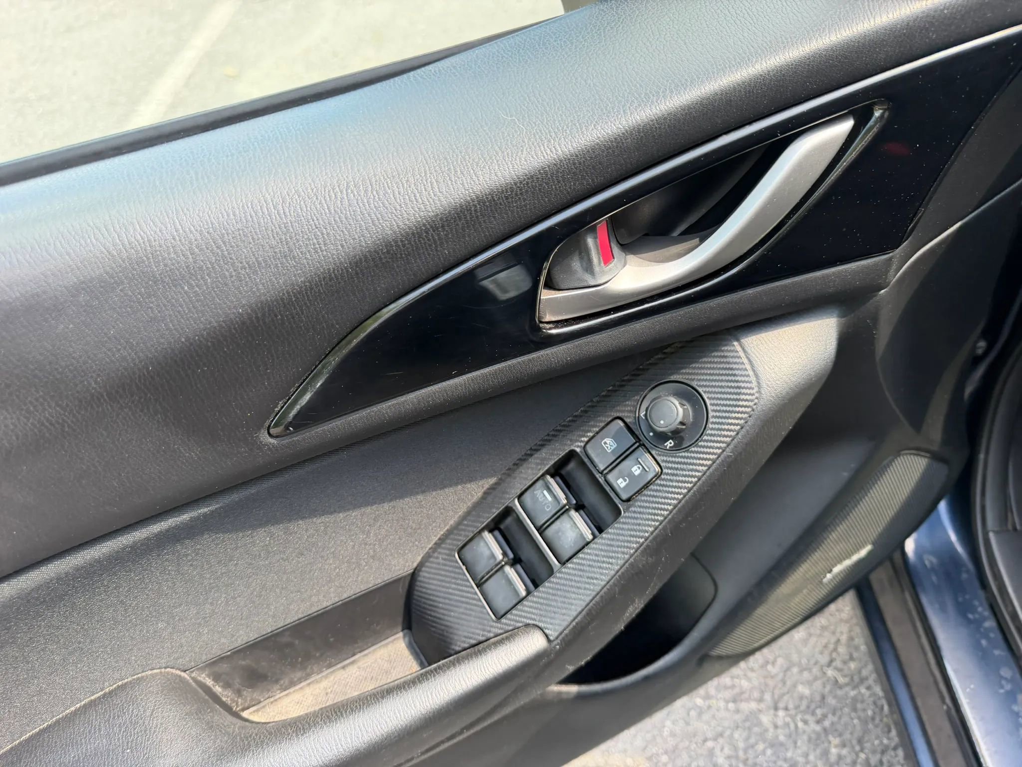 Used 2014 MAZDA MAZDA3 i Touring w/ Technology Package FWD image 21