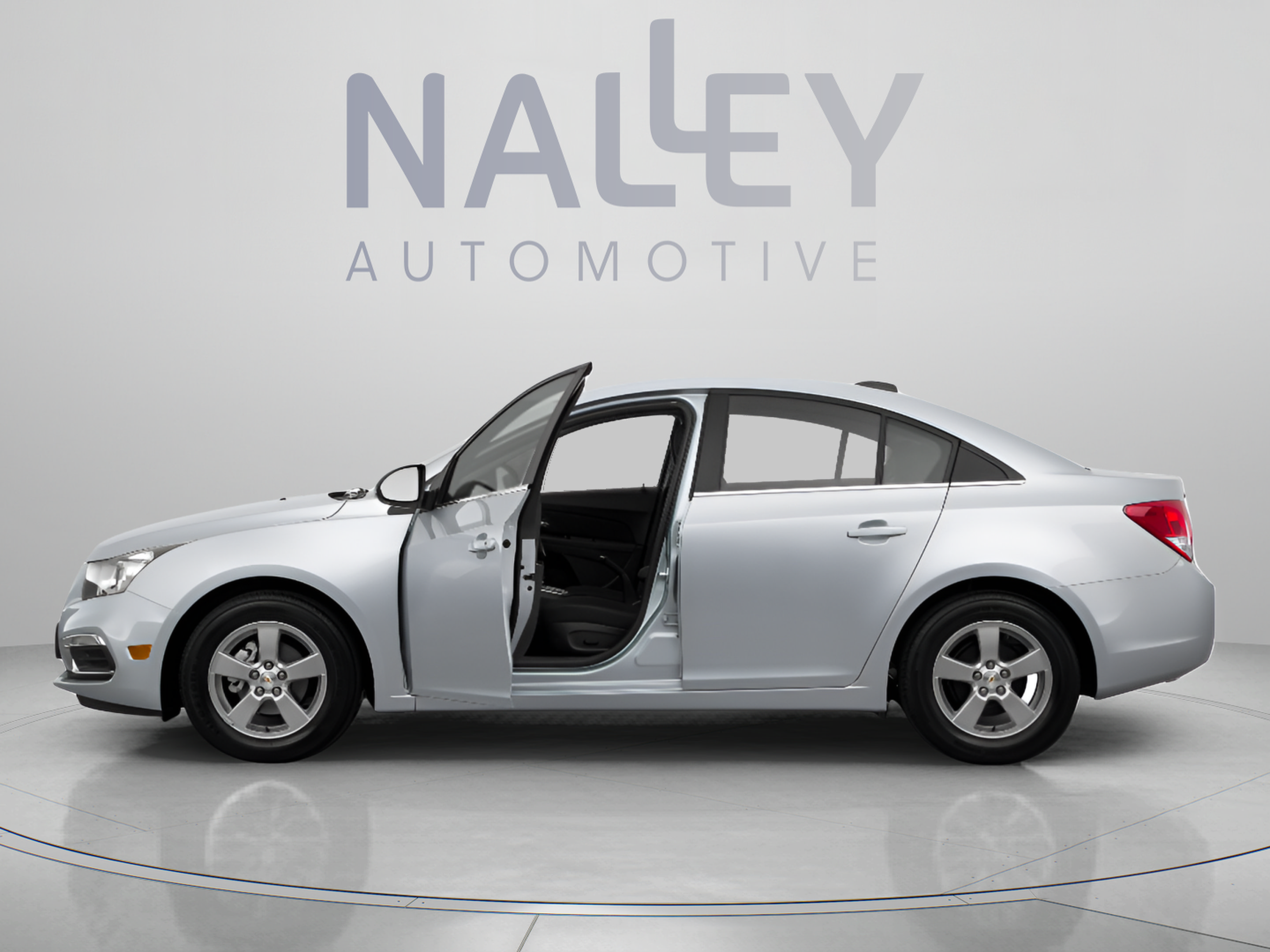 Used 2015 Chevrolet Cruze LT w/ Technology Package FWD image 2