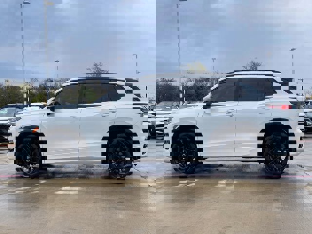 New 2026 Volkswagen Tiguan SE R-Line image 3