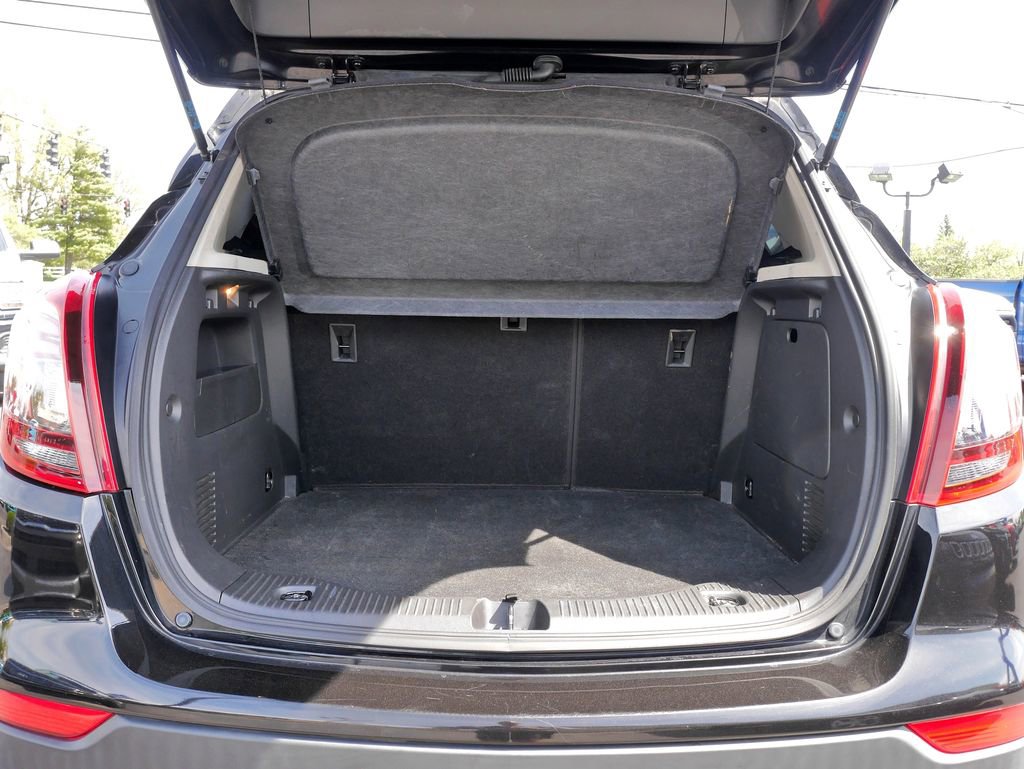 Used 2021 Buick Encore Preferred FWD image 16