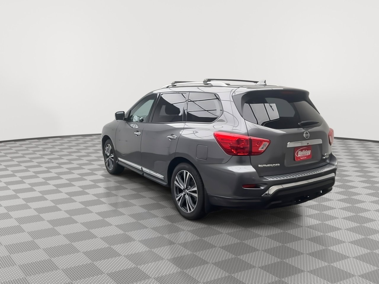 Used 2019 Nissan Pathfinder Platinum video 2