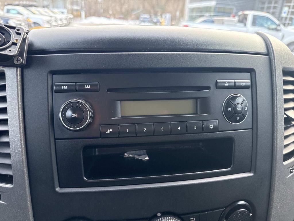 Used 2007 Freightliner Sprinter 3500 image 16