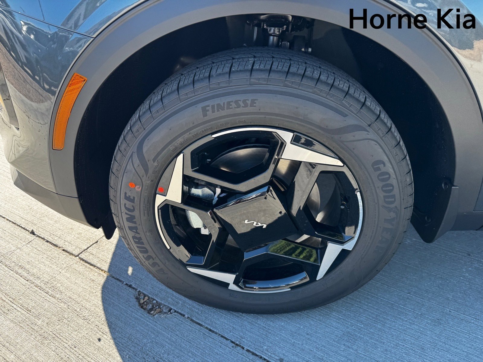 New 2026 Kia Sportage EX image 8