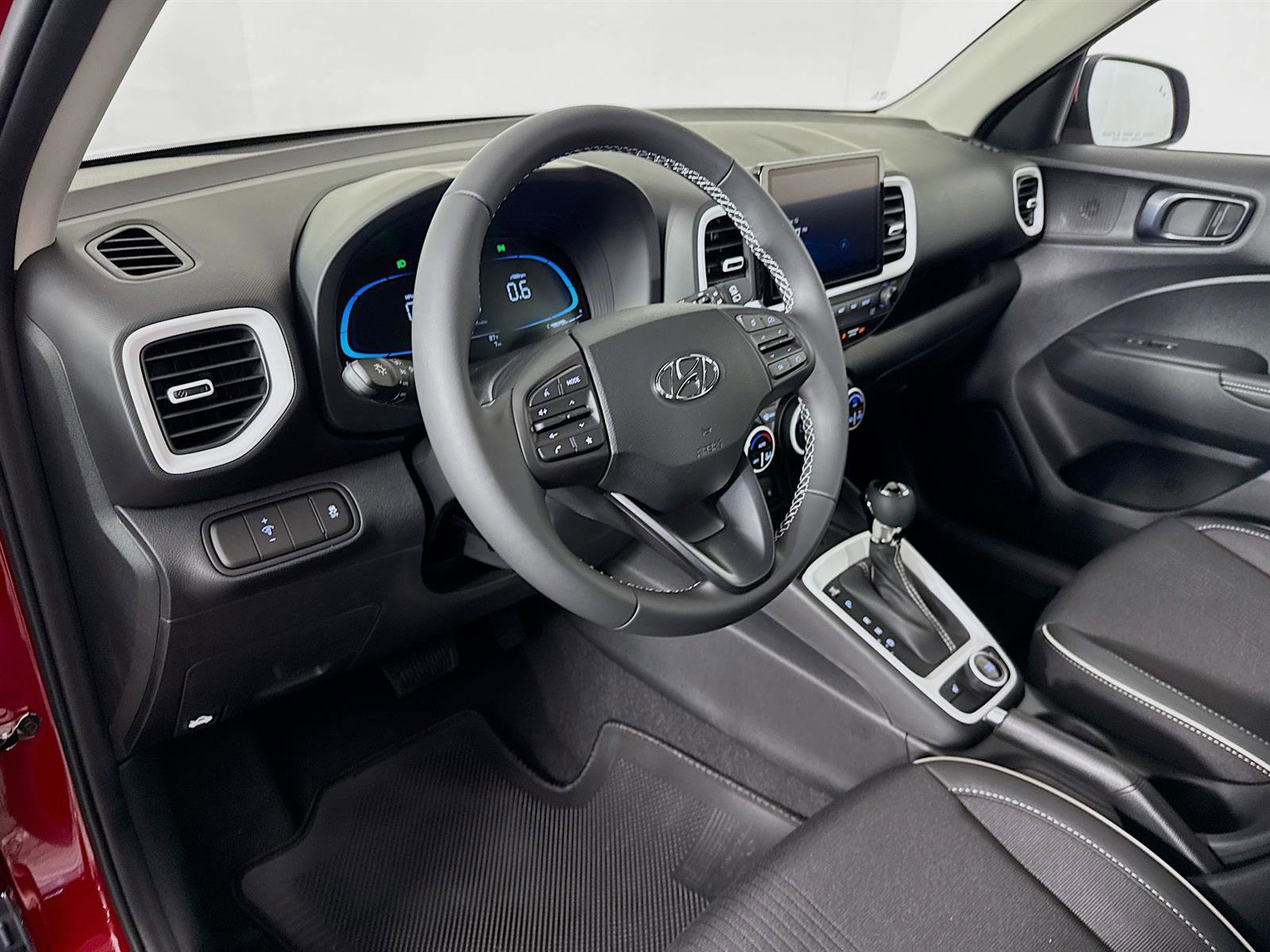 New 2025 Hyundai Venue Limited image 9