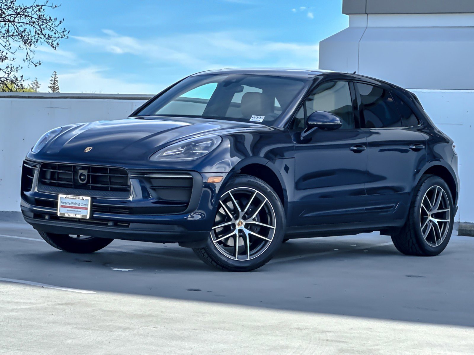 Certified 2023 Porsche Macan w/ Premium Package Plus image 1
