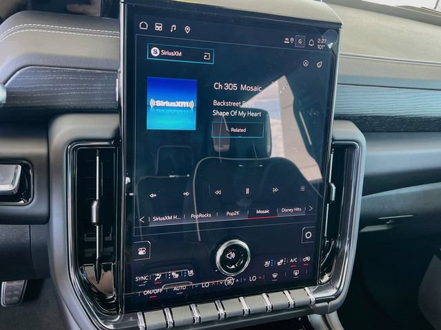 New 2026 GMC Yukon XL AT4 Ultimate AWD/4WD image 10