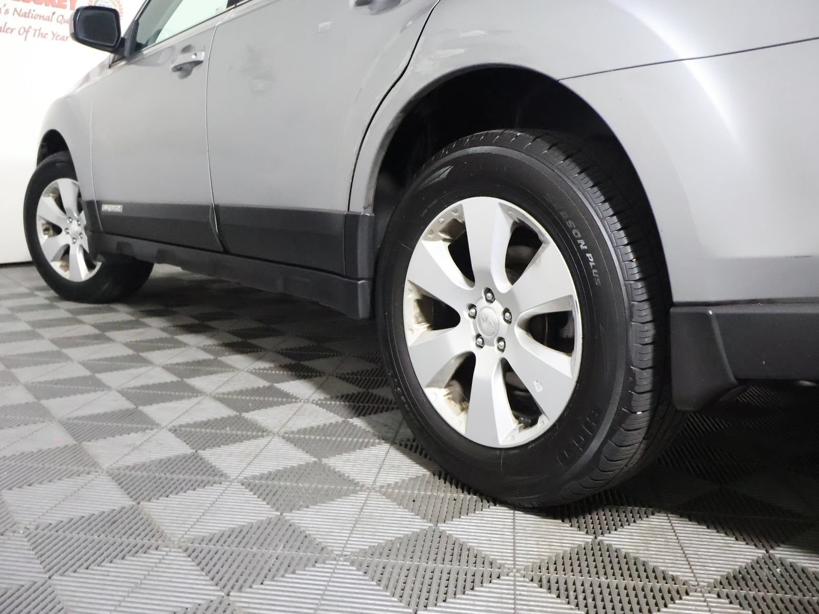 Used 2011 Subaru Outback 2.5i Limited w/ PWR Moonroof Pkg AWD/4WD image 15