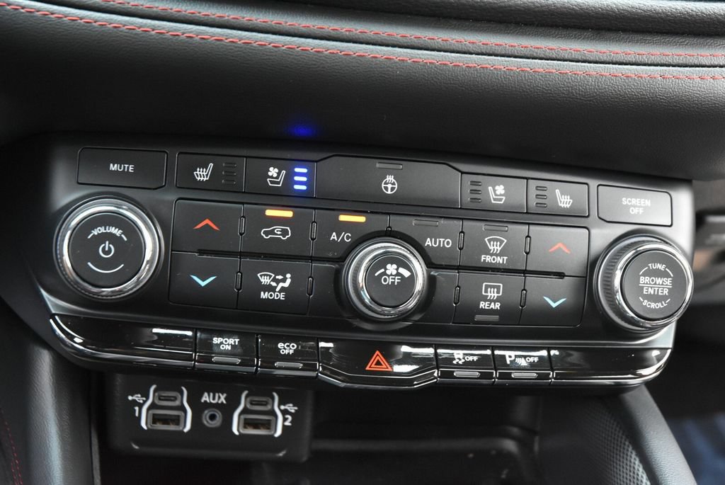 Used 2025 Dodge Durango R/T AWD/4WD image 22