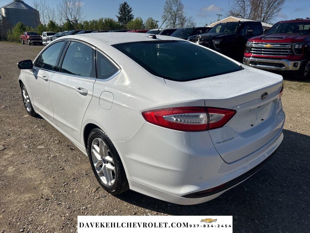 Used 2016 Ford Fusion SE FWD image 6