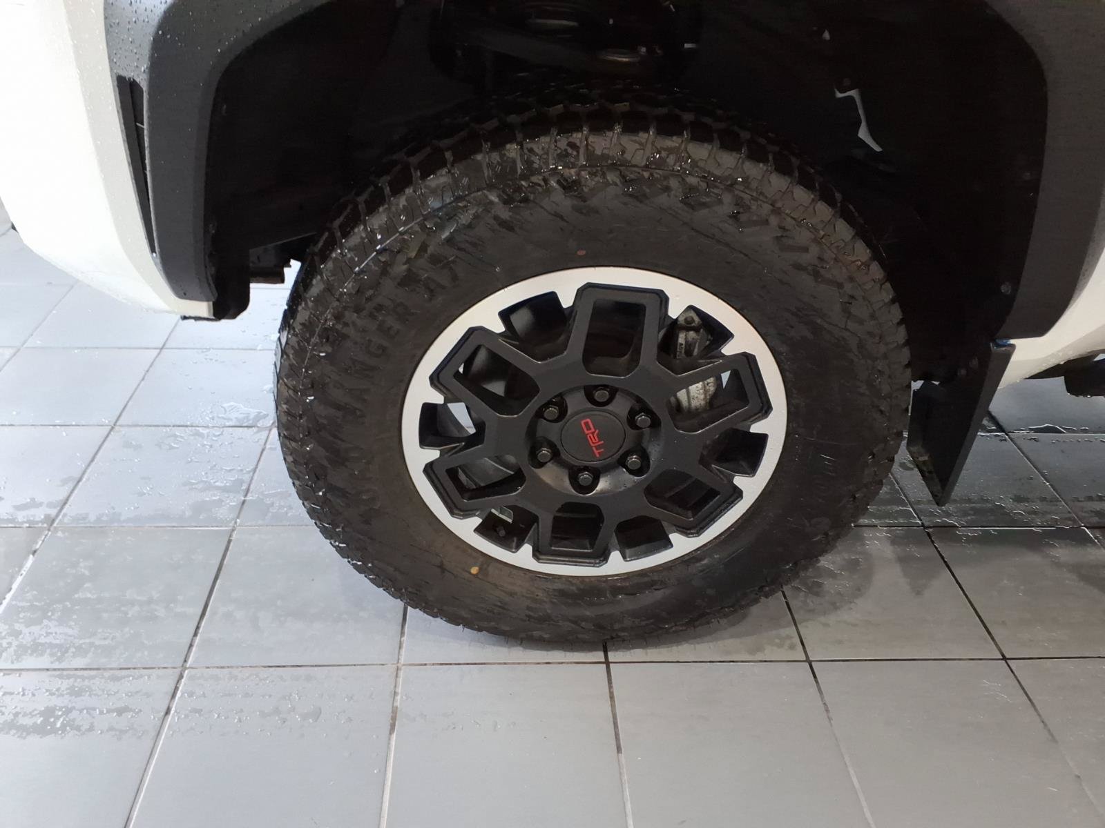 Used 2024 Toyota Tacoma TRD Off-Road w/ TRD Off Road Upgrade Package AWD/4WD image 9