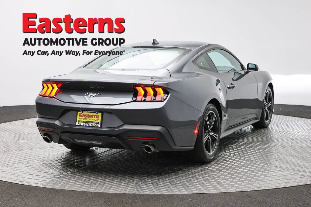 Used 2025 Ford Mustang Coupe RWD image 5