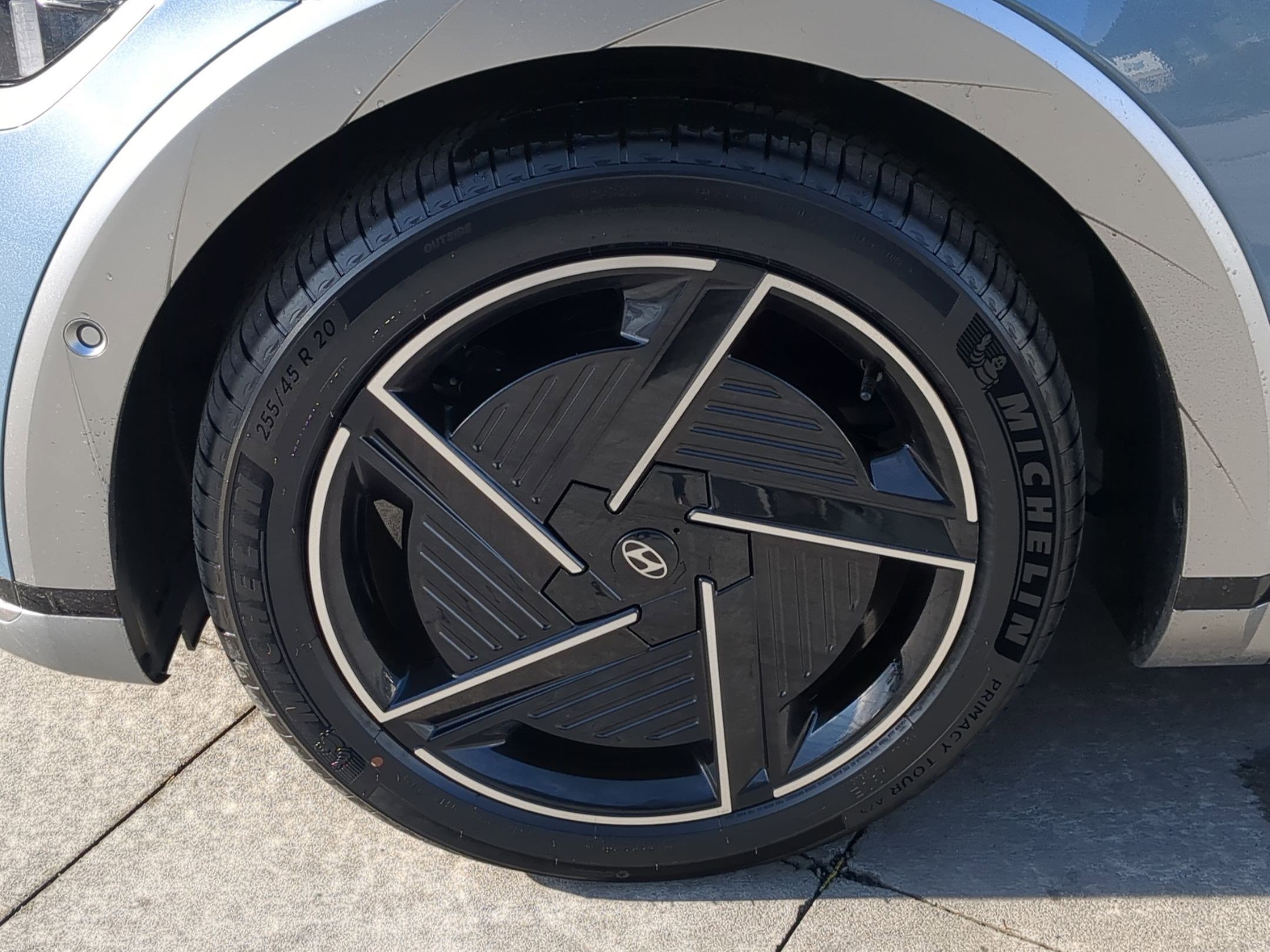 Certified 2025 Hyundai Ioniq 5 Limited image 13