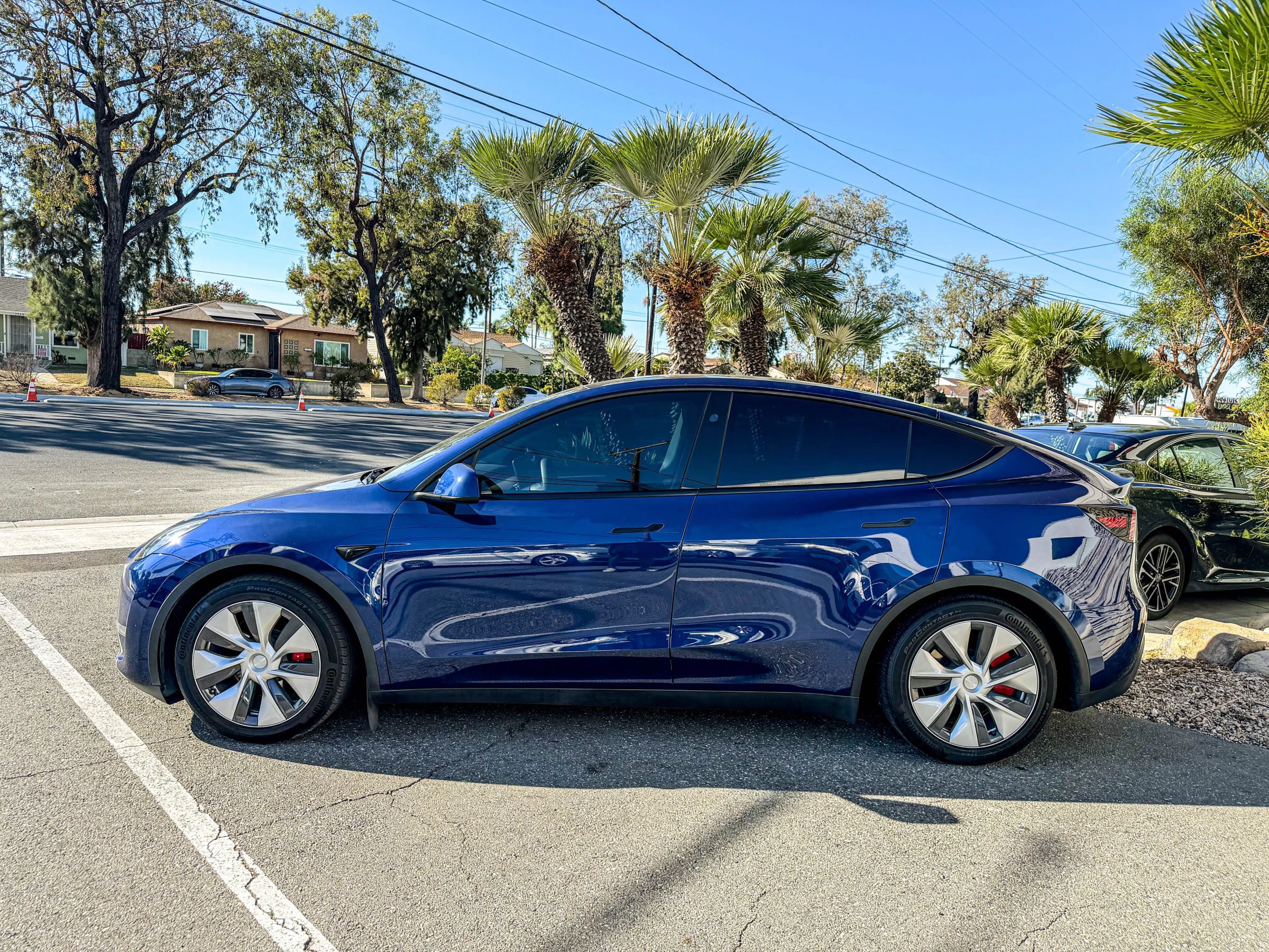 Used 2023 Tesla Model Y Performance AWD/4WD image 13