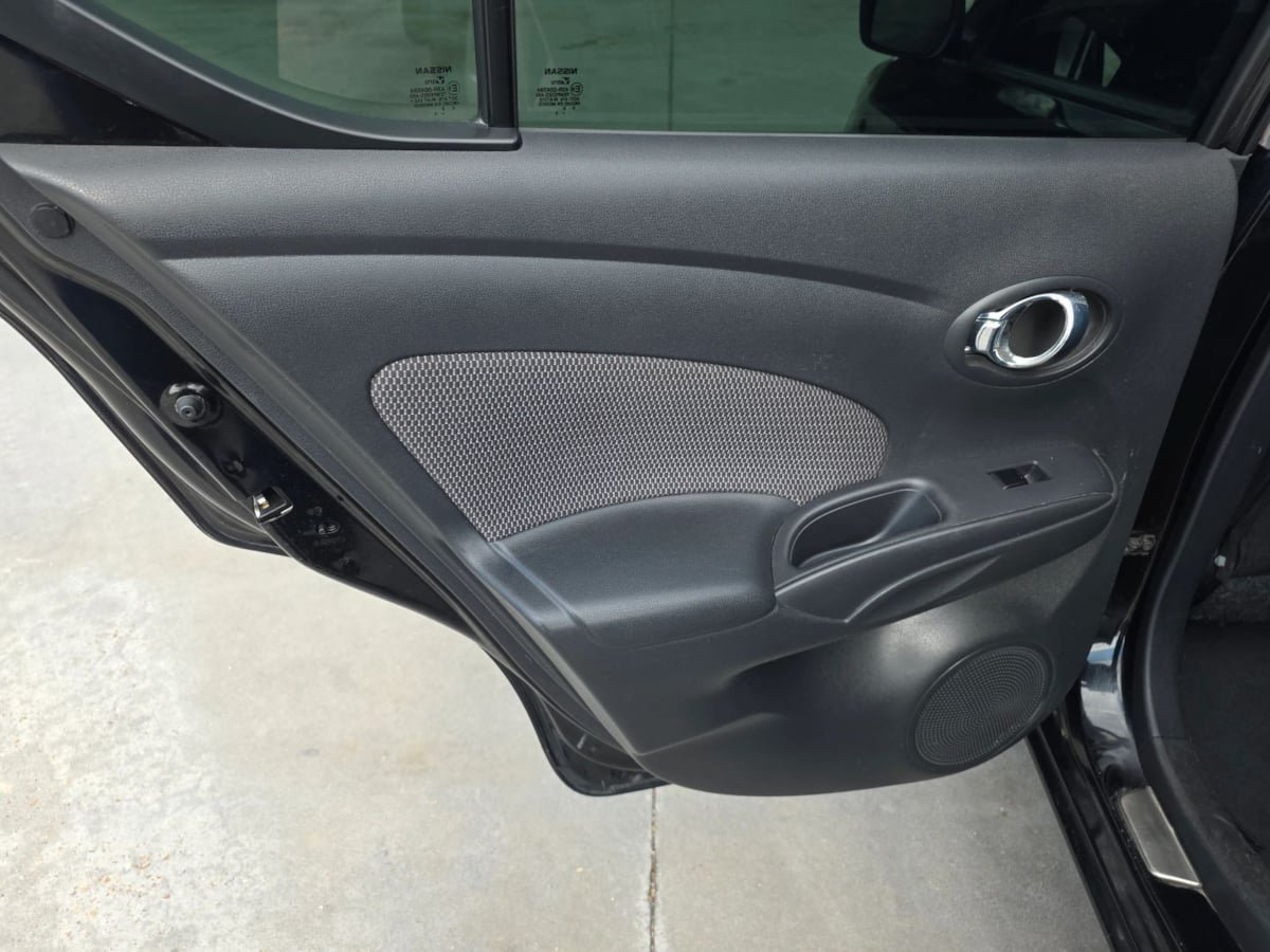 Used 2015 Nissan Versa w/ SL Tech Package FWD image 55