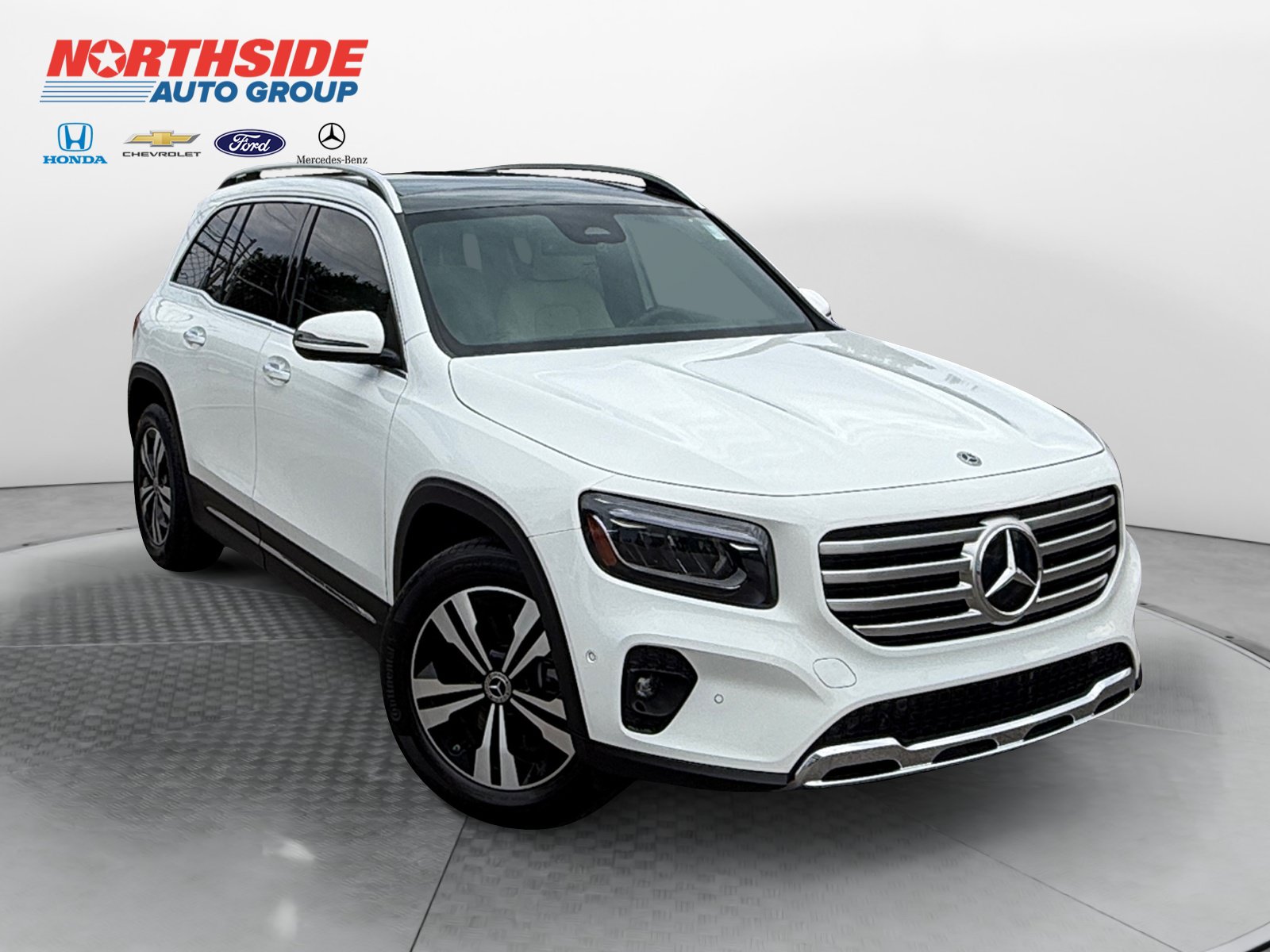 Used 2026 Mercedes-Benz GLB 250 image 1