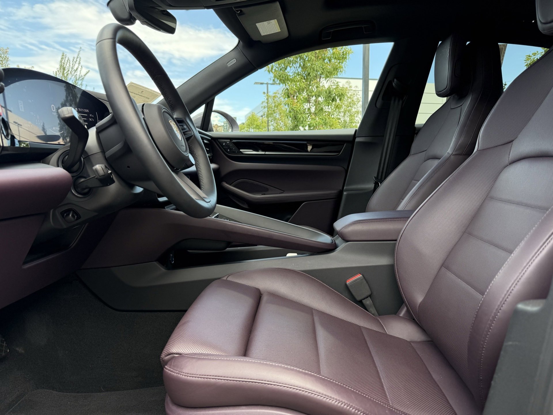 Used 2025 Porsche Macan Electric image 13