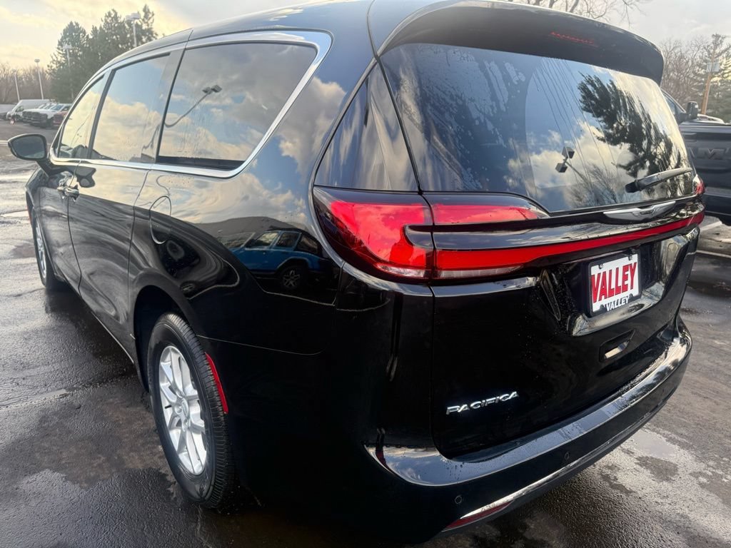 New 2026 Chrysler Pacifica Select FWD image 6