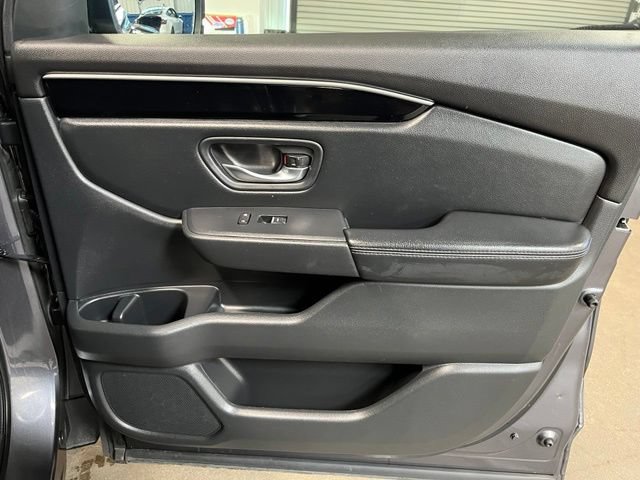 Used 2024 Honda Pilot Touring image 11