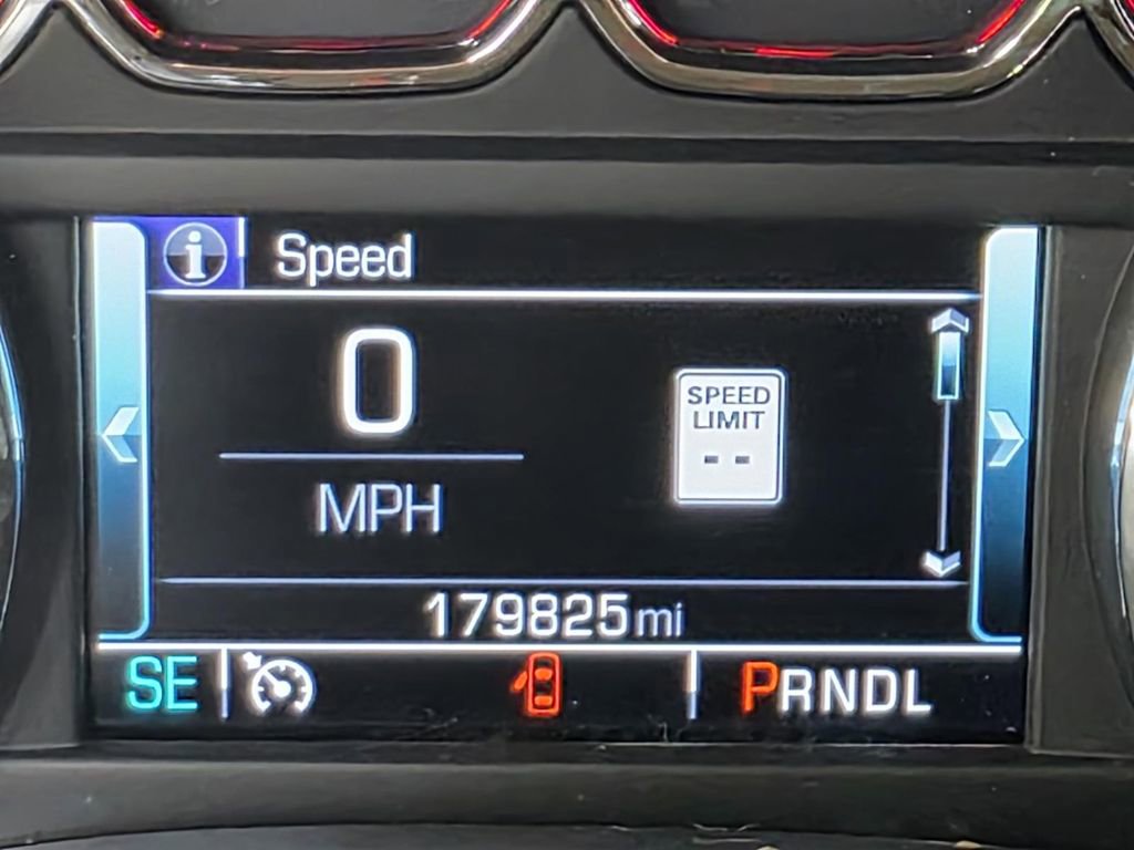 Used 2019 Chevrolet Suburban LT RWD image 40