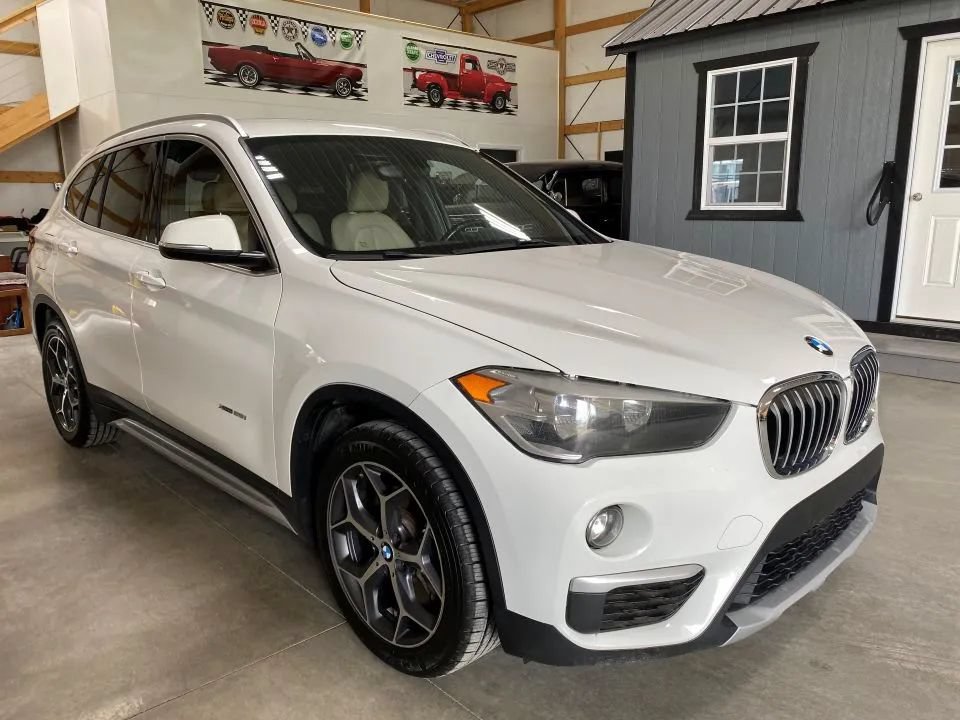 Used 2018 BMW X1 xDrive28i AWD/4WD image 1