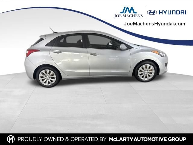 Used 2016 Hyundai Elantra GT FWD image 4
