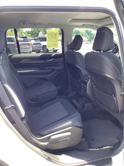 Certified 2023 Jeep Grand Cherokee L Laredo w/ Luxury Tech Group I AWD/4WD image 19