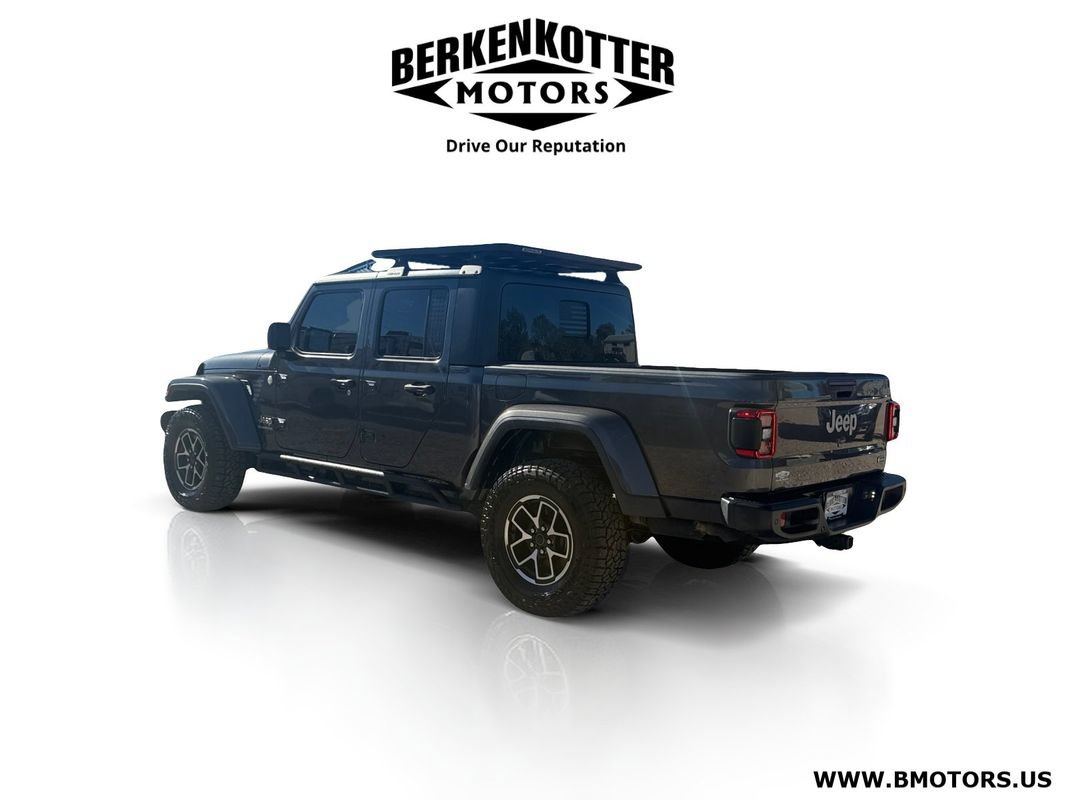 Used 2020 Jeep Gladiator Overland AWD/4WD image 5