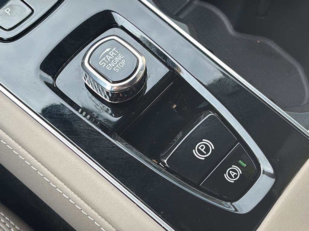 Used 2025 Volvo XC90 T8 Ultra image 33