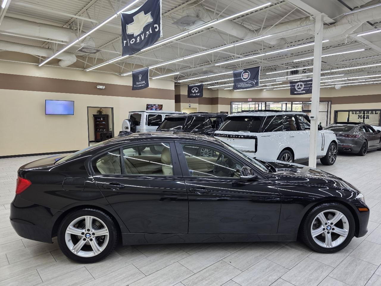 Used 2013 BMW 328i Sedan RWD image 5