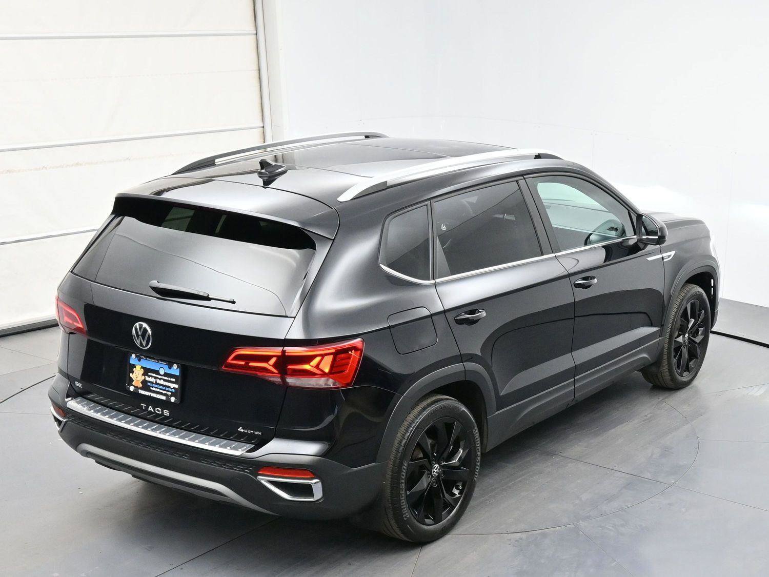 Used 2023 Volkswagen Taos SE image 32