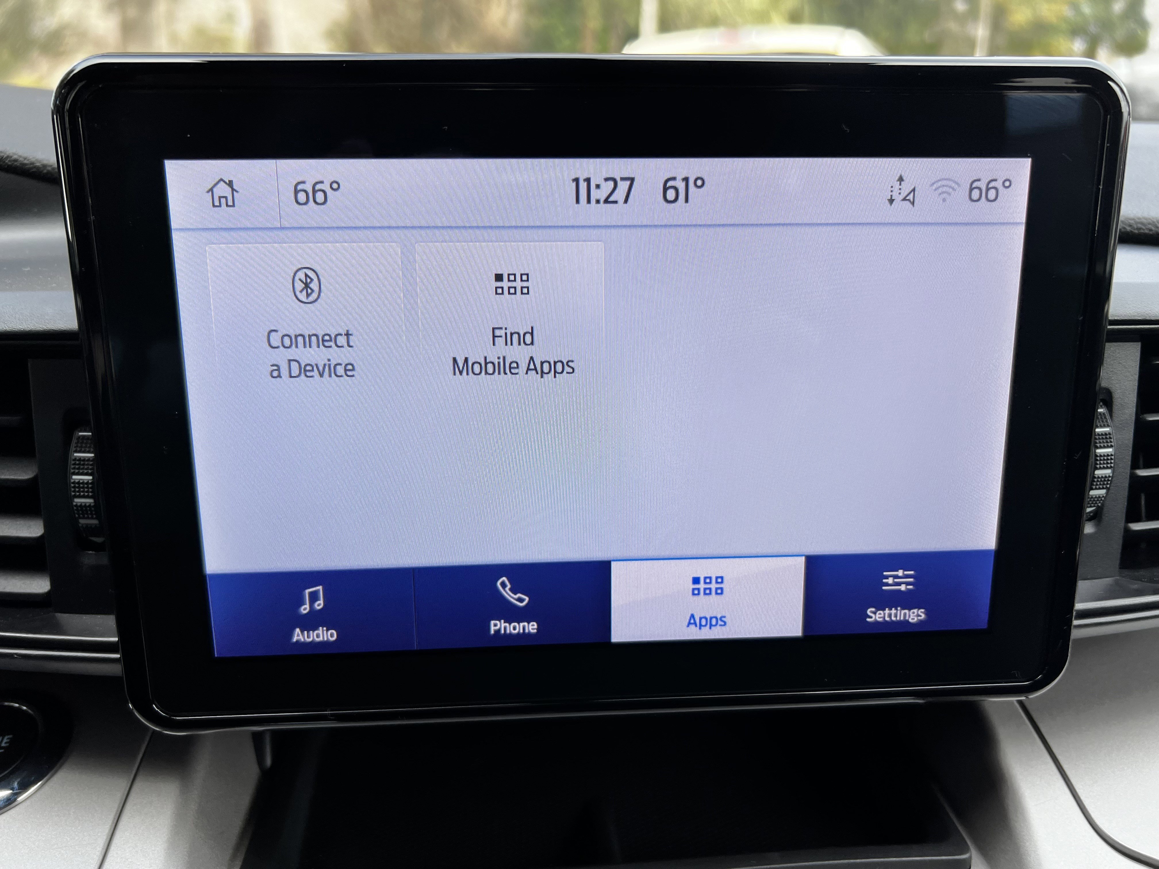 Used 2023 Ford Explorer XLT image 25