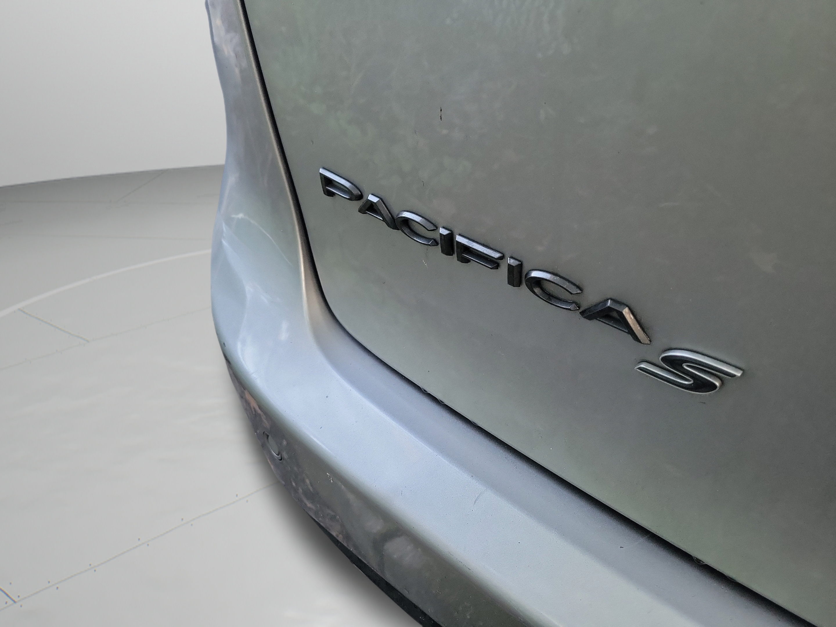 Used 2019 Chrysler Pacifica Touring-L w/ S Appearance Package FWD image 7