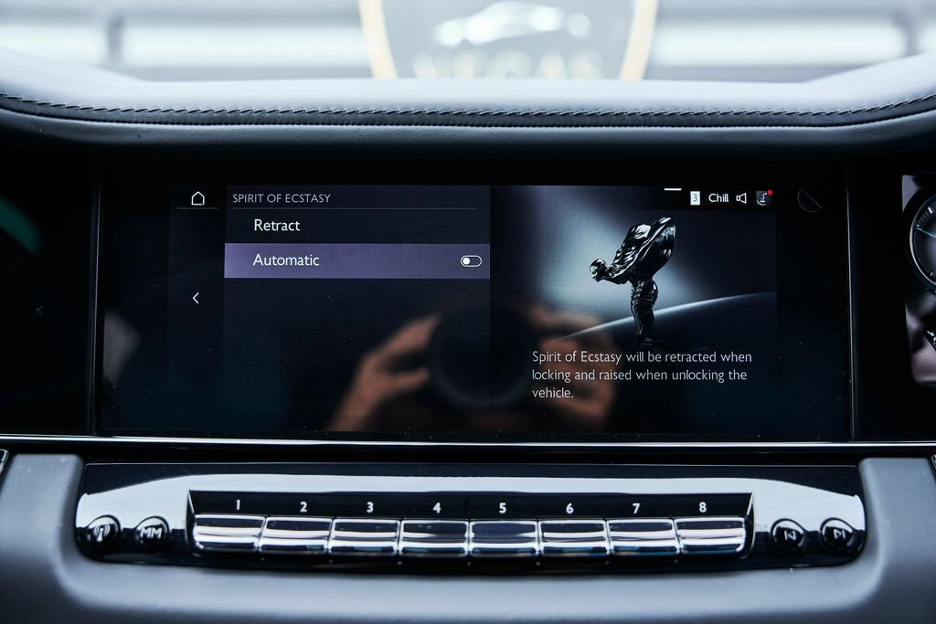 Used 2025 Rolls-Royce Cullinan Black Badge image 83