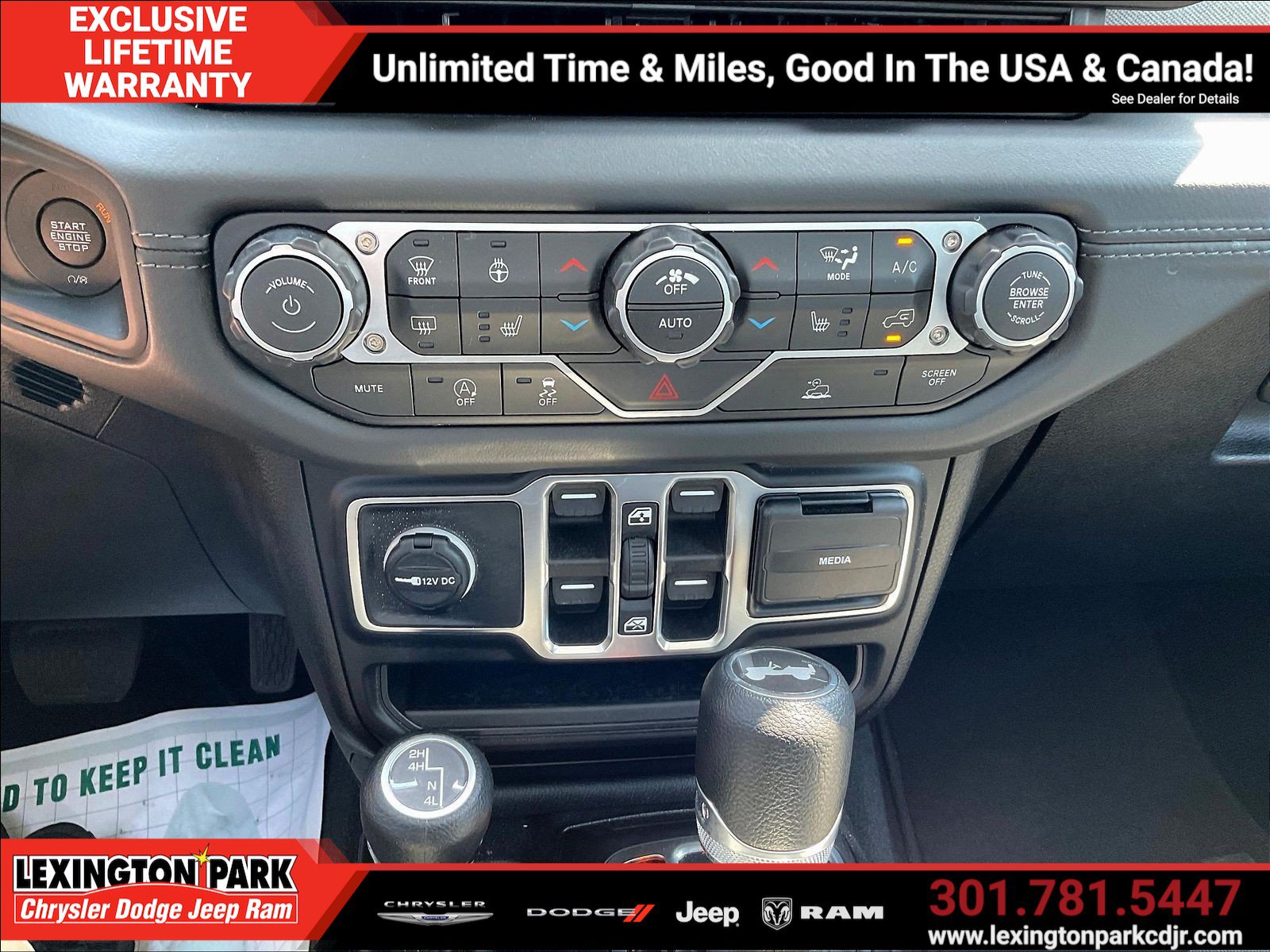 Used 2026 Jeep Wrangler Unlimited Sahara AWD/4WD image 15