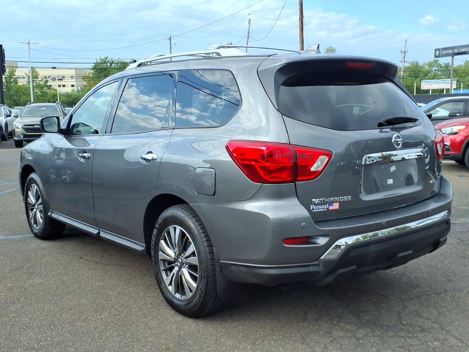 Used 2019 Nissan Pathfinder S AWD/4WD image 6