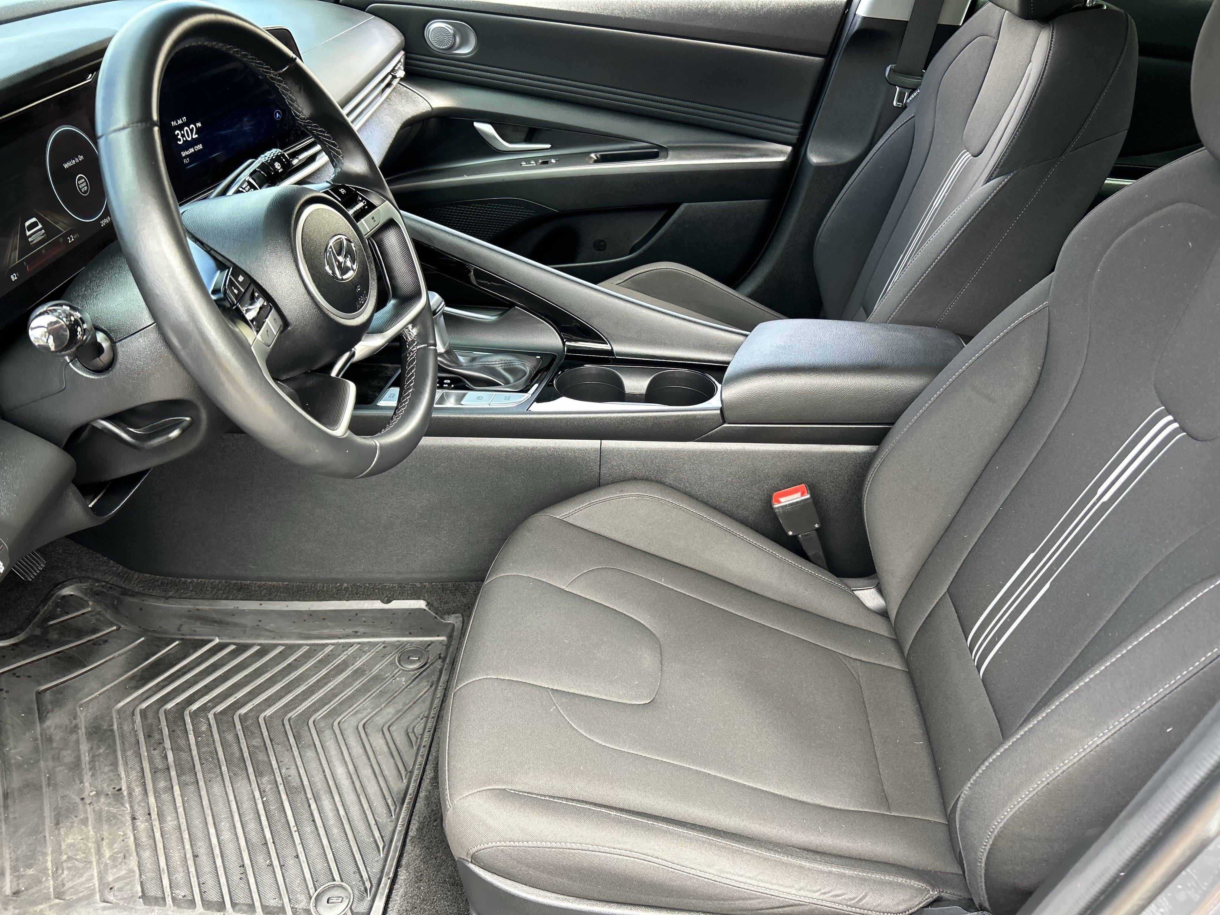 Used 2023 Hyundai Elantra SEL w/ Convenience Package FWD image 17